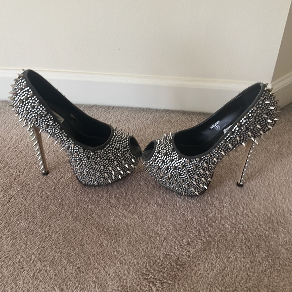 COPY - Stiletto-Spiked, Rhinestone grey platforms - size 7 - Picture 2 of 5